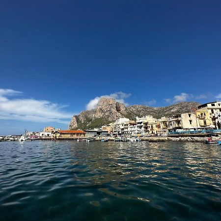 Casa Vacanze La Rocca 2 Apartment Palermo Luaran gambar