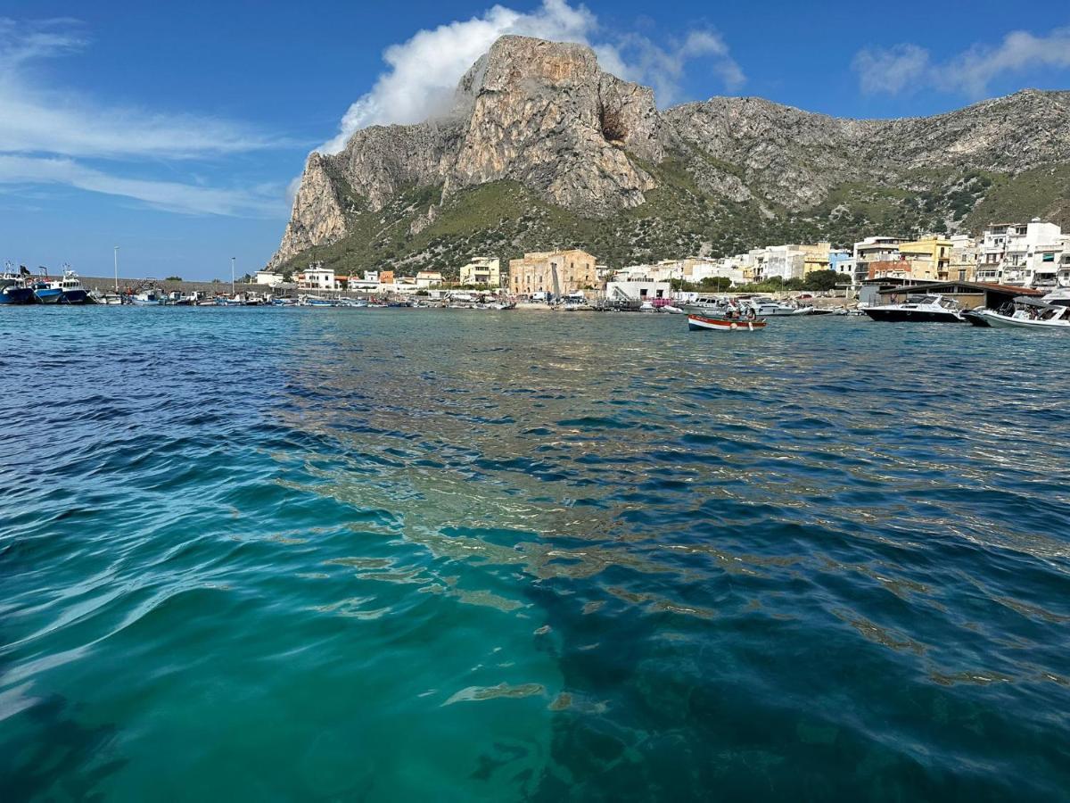 Casa Vacanze La Rocca 2 Apartment Palermo Luaran gambar